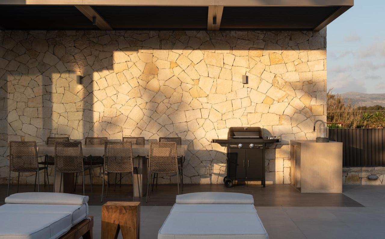 Athina Luxury Villa, With Pool & Walk To The Beach, By Thinkvilla La Canée Extérieur photo