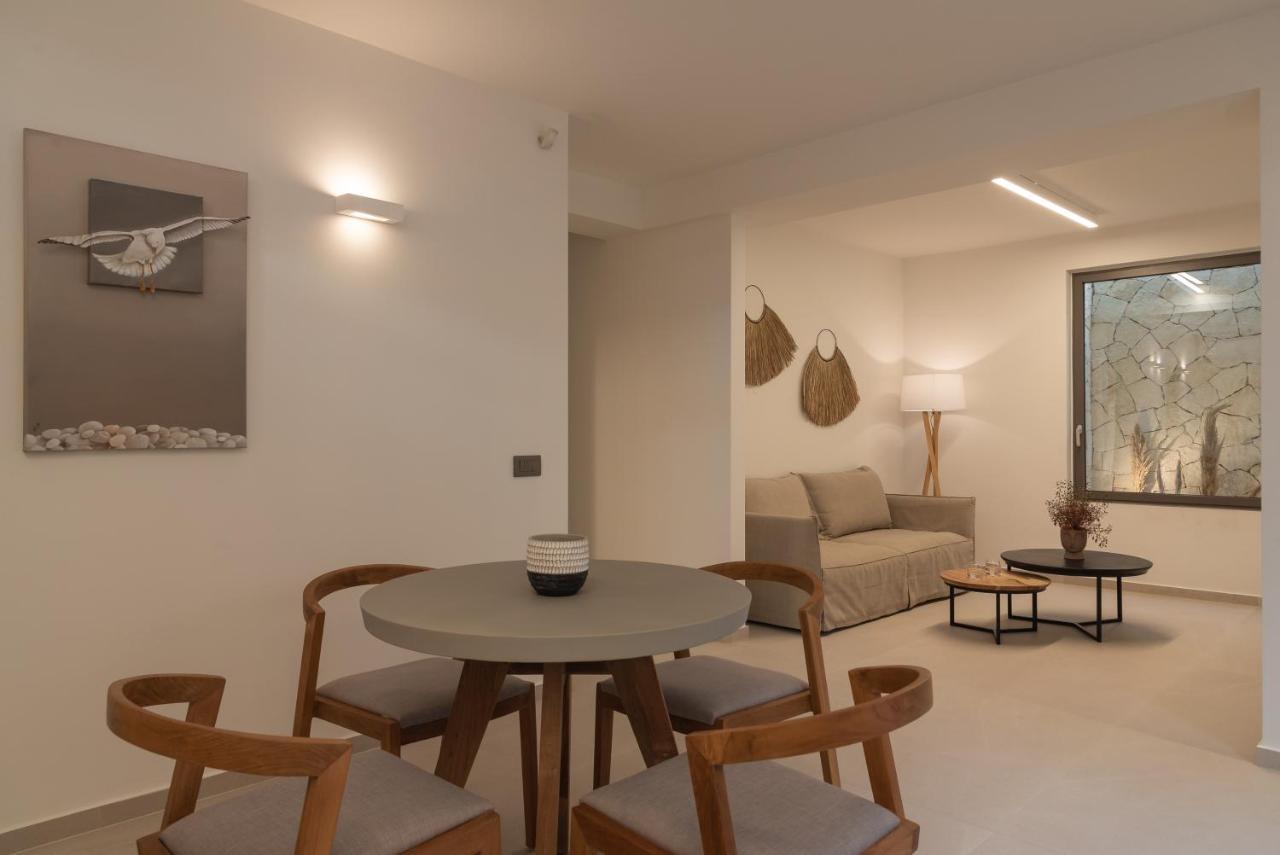 Athina Luxury Villa, With Pool & Walk To The Beach, By Thinkvilla La Canée Extérieur photo