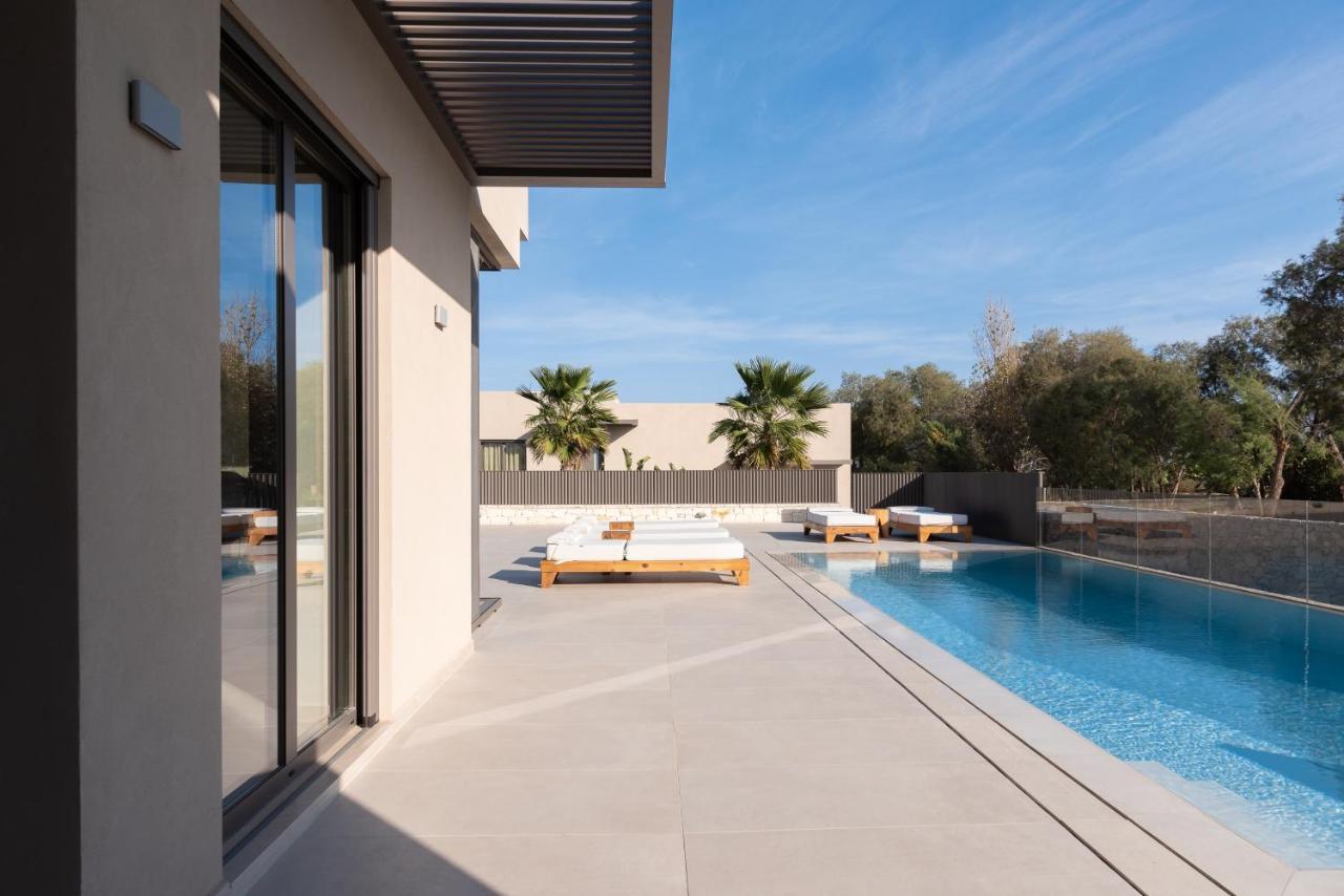 Athina Luxury Villa, With Pool & Walk To The Beach, By Thinkvilla La Canée Extérieur photo