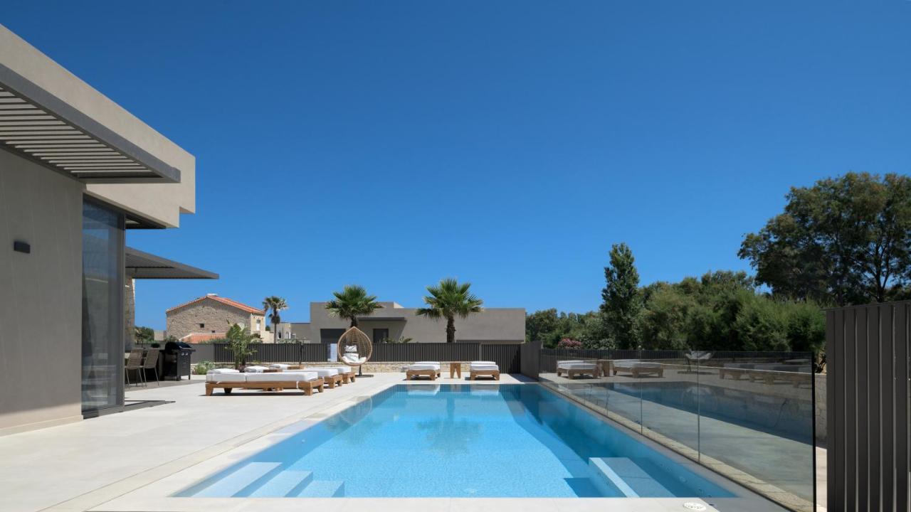 Athina Luxury Villa, With Pool & Walk To The Beach, By Thinkvilla La Canée Extérieur photo